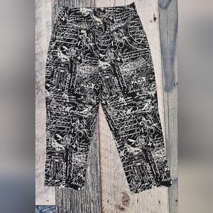 Lulu B Pull On Stretch Capri Pants Mid-Rise Women's Size Medium French Pattern